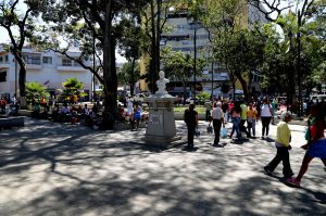 plazas y estaciones
