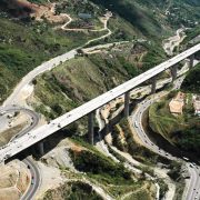 Autopista Caracas-La Guaira: colosal, moderna y costosa