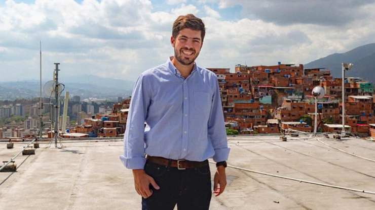 Andrés Schloeter, vocación por el servicio público