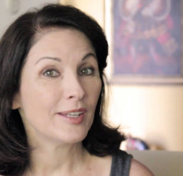 Julie Restifo, actriz, periodista, productora y directora de teatro