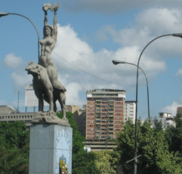 Alejandro Colina, escultor de mitos y leyendas