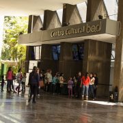 Con Teatro y Música