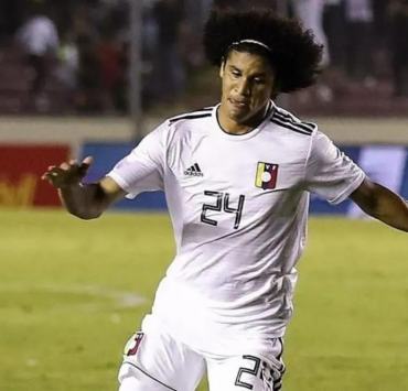 Eduard Bello en la Vinotinto