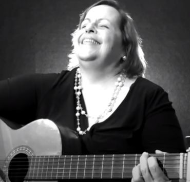 La cantante Nachy Acevedo, calidad vocal y superación