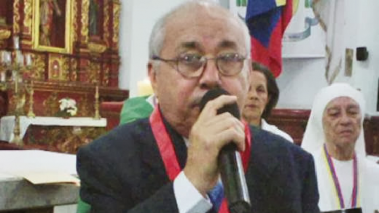 Guillermo de León Calles, coautor de “Si la tierra tierra fuera”