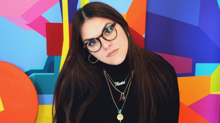 Flavia Rainone, fuerza visual y colores vibrantes