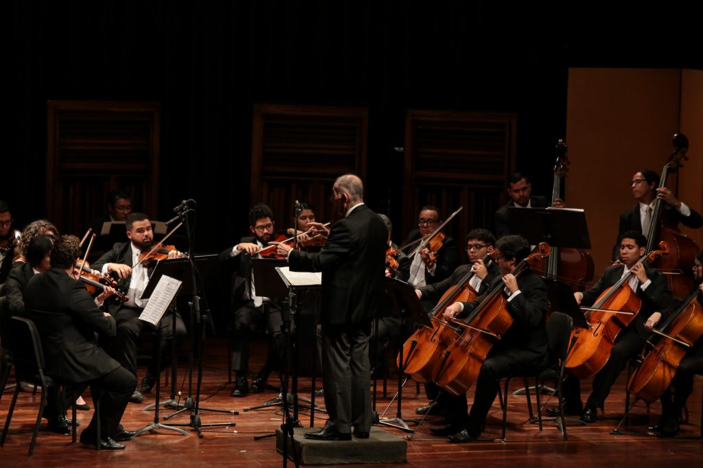 Carmina Burana Interpretada Por La Orquesta Sinfonica Municipal De